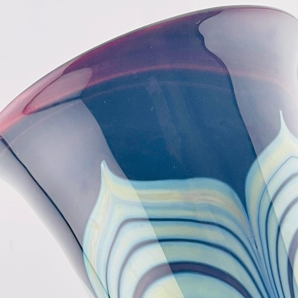 VTG 1979 John Barber Signed Pulled Feather Deep Cranberry Blue Art Glass Vase - Picture 5 of 11